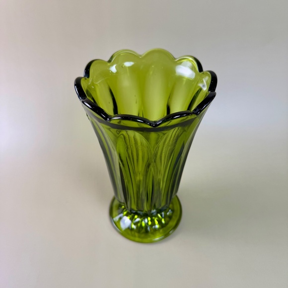 Vintage Indiana Glass Vase | Colonial Green Panel Optic | Scalloped Pedestal - Picture 5 of 10